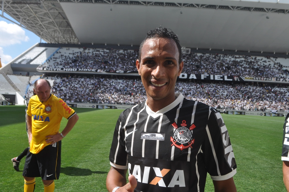Liédson em 10 de maio de 2014 na Arena Corinthians. Foto: Marcos Júnior/Portal TT