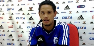 Com Carlos Eduardo o Atlético chega a sete reforços na temporada 2016