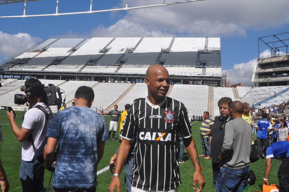 Dinei em 10 de maio de 2014 na Arena Corinthians. Foto: Marcos Júnior/Portal TT