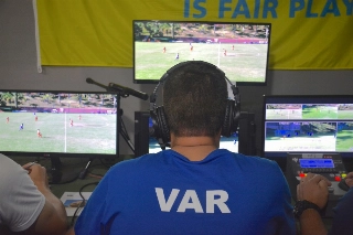O fato é que a arbitragem brasileira é ruim e a tecnologia apenas potencializa essa deficiência. Foto: Divulgação/CBF