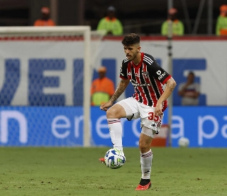 Jogador de 20 anos tem sido bastante visado nesta janela de transferências. Foto: Rubens Chiri/ São Paulo
