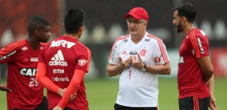 Dorival J&uacute;nior vive panorama delicado por uma s&eacute;rie de fatores no Flamengo