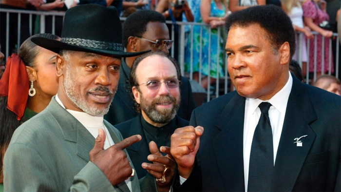 Joe Frazier e Muhammad Ali durante o ESPY, uma premiação do esporte norte-americano. Foto: UOL