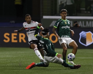 Lateral está próximo de deixar o São Paulo rumo ao Verdão. Foto: Rubens Chiri / saopaulofc.net