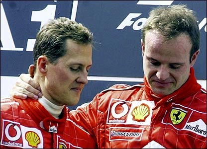 A maior manifestação negativa do público na história da Fórmula 1, em 2002, quando Rubens Barrichello recebeu ordem da Ferrari para Michael Schumacher ultrapassá-lo, no GP da Áustria. Foto: Divulgação