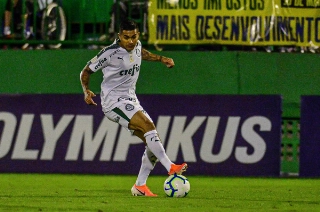 Atacante abriu o placar contra a Chape, em Santa Catarina. Foto: UOL
