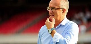 Disciplinador, Dorival não convive pela primeira vez com um problema com um jogador