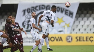 Em sua primeira partida entre os profissionais, Sabino marcou. Foto: Ivan Storti/Santos 