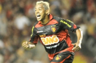 Bruno Mineiro, Marcelinho Paraíba e Ciro marcaram para o Leão