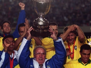 O Brasil chora a perda de seu maior colaborador nas conquistas do futebol mundial
