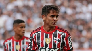 São Paulo deve facilitar saída de meia-atacante em reformulação de elenco