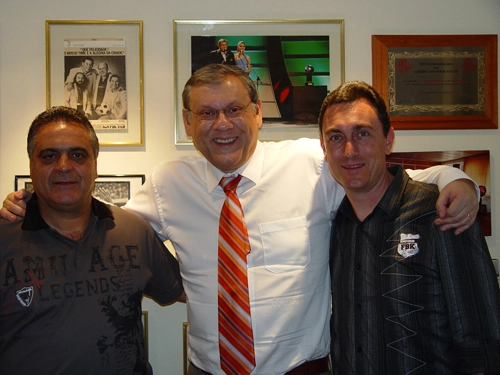 Agora, quanta diferença! Milton Neves, Benazzi e o assessor de imprensa Farina, que visitaram o jornalista na Redação do Site Terceiro Tempo em 2008