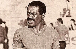 Ídolo alvinegro chegou a treinar a equipe em 1971. Foto: Revista Grandes Clubes Brasileiros