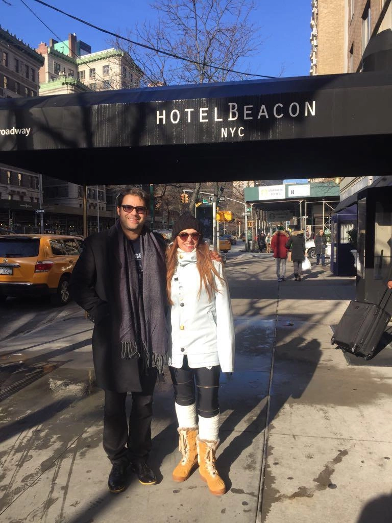 Ao lado do filho mais velho, Rafael Magnoni Neves, curtindo o inverno de Nova York nas imediações do Hotel Beacon      