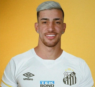 Atacante ameaçou sua ex-namorada de morte por mensagens. Foto: Divulgação