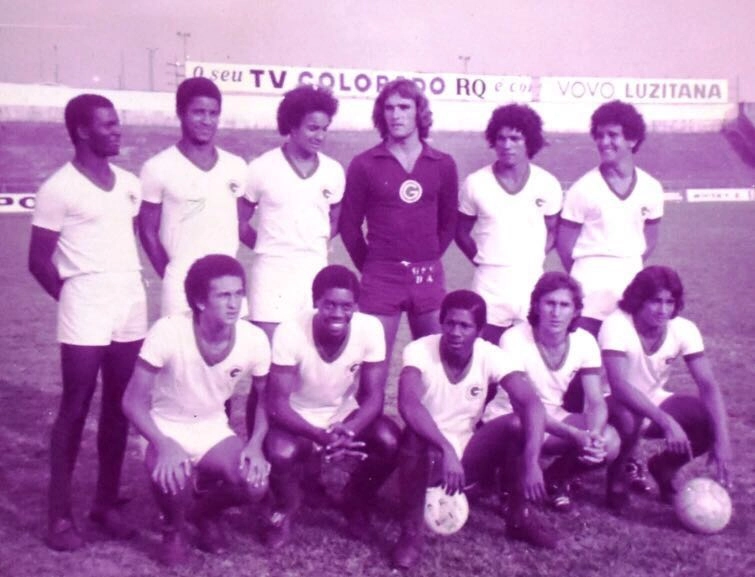 Equipe juvenil “A” do Guarani em 1972. Em pé, da esquerda para a direita: Nezinho (falecido), Totonho, Joãozinho, Robertão, Ednaldo e Caíca. Agachados: Nino (fez sucesso no futebol do Acre), Luizão, Volney (fez muitos gols em times nordestinos), Claudinho e Darcy (jogou no Sport-PE e Portuguesa). Foto enviada por Arthur Eugênio