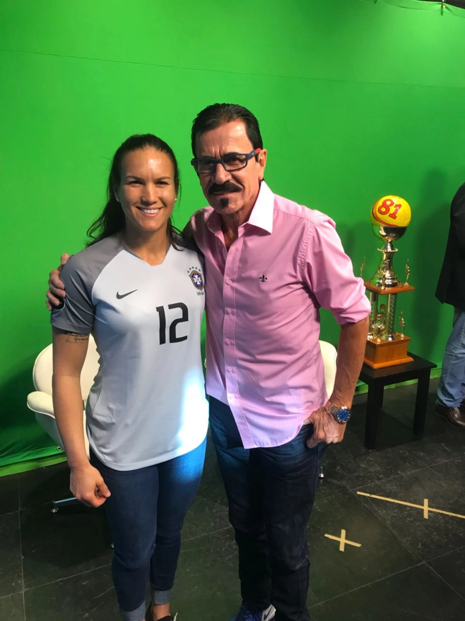 Aline Reis (goleira da seleção feminina do Brasil) e Zenon. Foto feita no dia 26/04/2018 no Portal Futebol Interior