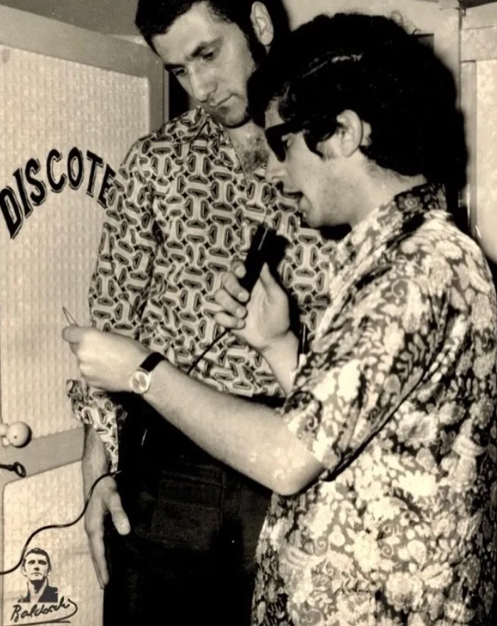 Em 1970, na Rádio Brasil (SP), Baldochi (à esquerda) durante entrevista a J.J. Bellani. Foto: arquivo pessoal de Baldochi