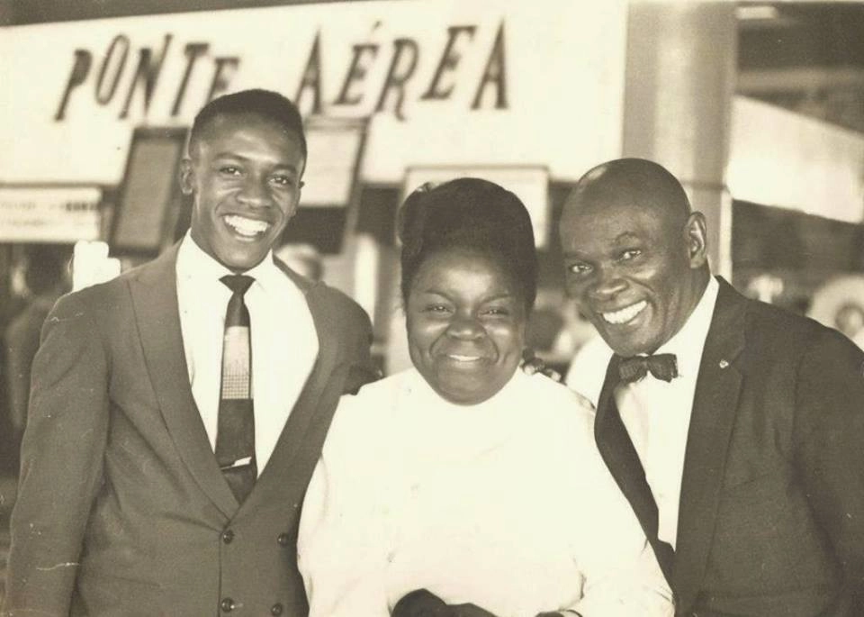 Lindo encontro entre Ivair, a atriz Isaura Bruno e o massagista Mário Américo