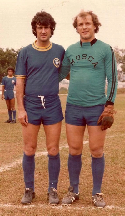 Leonetti, à direita, nos anos 70. Foto: arquivo pessoal de Leonetti