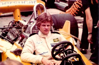 O piloto brasileiro, que depois foi 12 vezes campeão da Stock, quase marcou um ponto em Interlagos. Foto: Divulgação