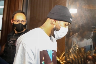 Atacante do Flamengo foi encaminhado a uma delegacia. Foto: Divulgação/Polícia Civil