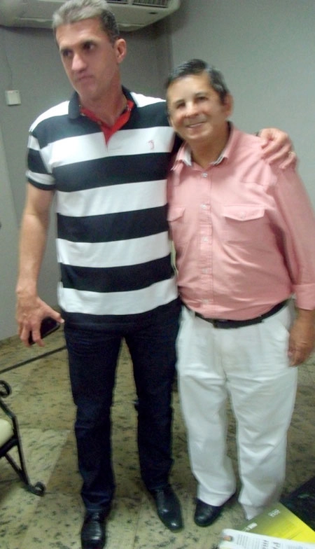 Vagner Mancini e Luiz Carlos Ferreira, em palestra, realizada em Campo Grande-MS, no dia 13 de dezembro de 2013. Foto enviada por Luiz Carlos Ferreira