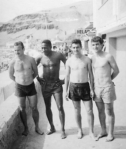 Da esquerda para a direita, no início dos anos 60, em Lima (PER): Zeola, Djalma Santos, Américo Murolo e Hélio Burini.