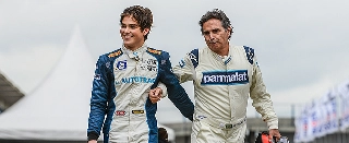 Pai e filho participaram de sessões com carros da Porsche Cup e Porsche Challenge