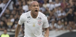 Corinthians atingiu a marca de 18 meses sem um patrocinador máster fixo no uniforme