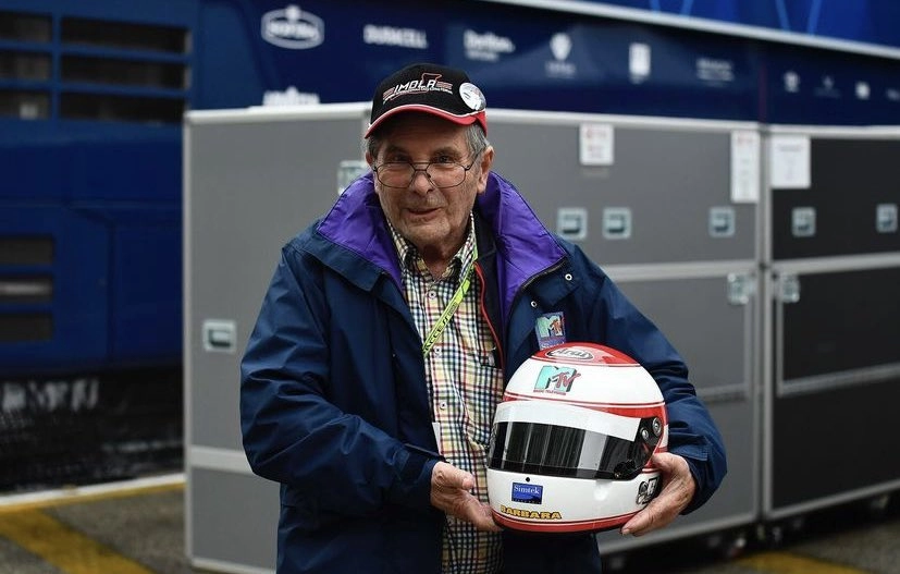 Este é Rudolf Ratzenberger, pai de Roland Ratzenberger em 24 de abril de 2022, em Ímola, mesmo local onde seu filho perdeu a vida, em 30 de abril de 1994. Foto: Divulgação