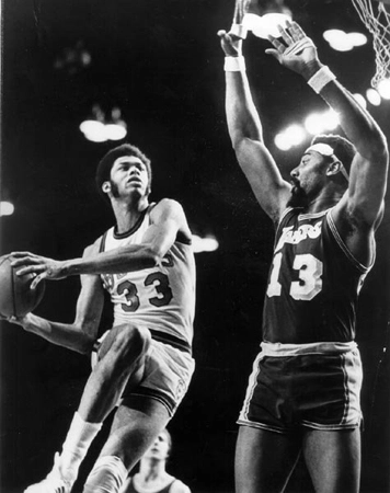 Wilt Chamberlain Facts - Há exatos 22 anos, falecia Wilt Chamberlain. O  melhor jogador da história do basquete morreu de infarto em sua casa, aos  63 anos. Naquele ano, os 76ers homenagearam