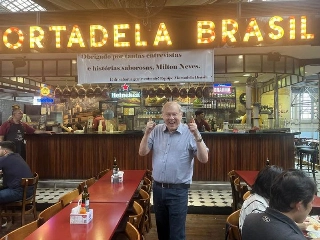 O apresentador visitou o renomado estabelecimento paulistano. Foto: Divulgação