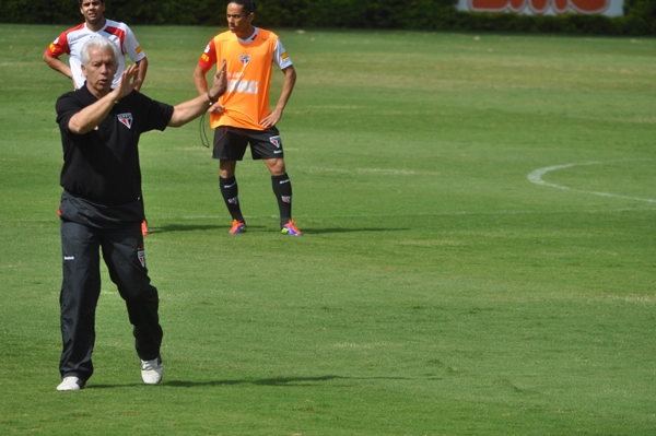 Treinar a Cobrança de Escanteio no Tuca Jogos