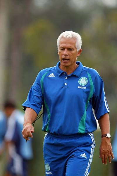 Leão comanda treino do Palmeiras, em 2006; em outubro de 2011, foi anunciado como técnico do São Paulo, de novo. Foto UOL