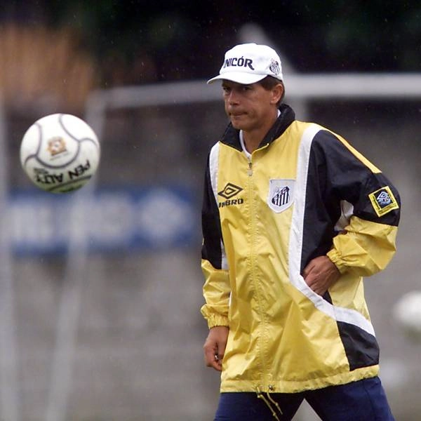 O treinador em sua passagem pelo clube da Vila em 1999