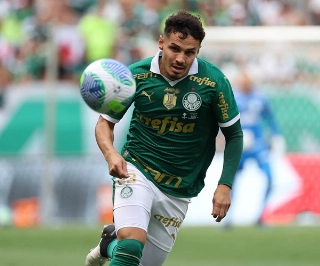 Raphael Veiga é um dos destaques do time alviverde. Foto: Cesar Greco/Palmeiras
