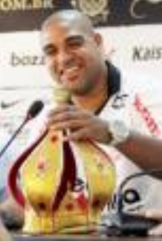 Adriano deve iniciar trabalhos no Corinthians na próxima semana