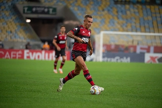 Lateral de 35 anos foi recusado antes pelo Flamengo. Foto: Alexandre Vidal/Flamengo