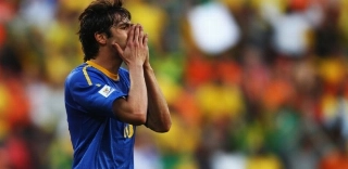 Kaká relembra sacrifício para jogar Copa-2010: 'desabei a chorar no ônibus'