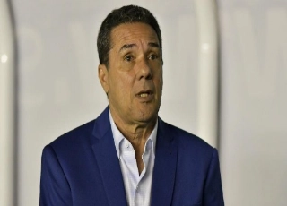 Luxa assumiu o Vasco com oito jogadores acima do peso