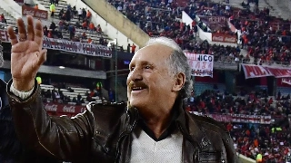Ele ainda teve uma curta passagem pelo Santos. Foto: Reprodução/Twitter