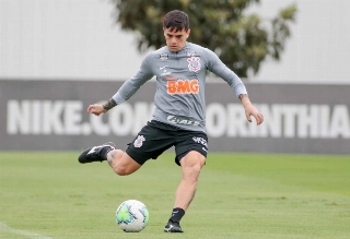 Fagner é dúvida na escalação do Timão. Foto: Rodrigo Coca/Ag Corinthians