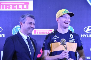Caique Ferreira, da Renault, ao lado de Nico Hulkenberg. Foto: Marcos Júnior Micheletti/Portal TT