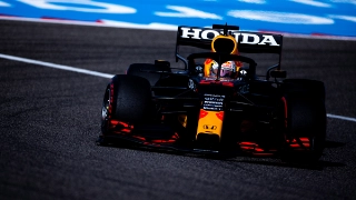 Holandês da Red Bull dominou o primeiro dia de treinos em Sakhir. Foto: Red Bull Racing