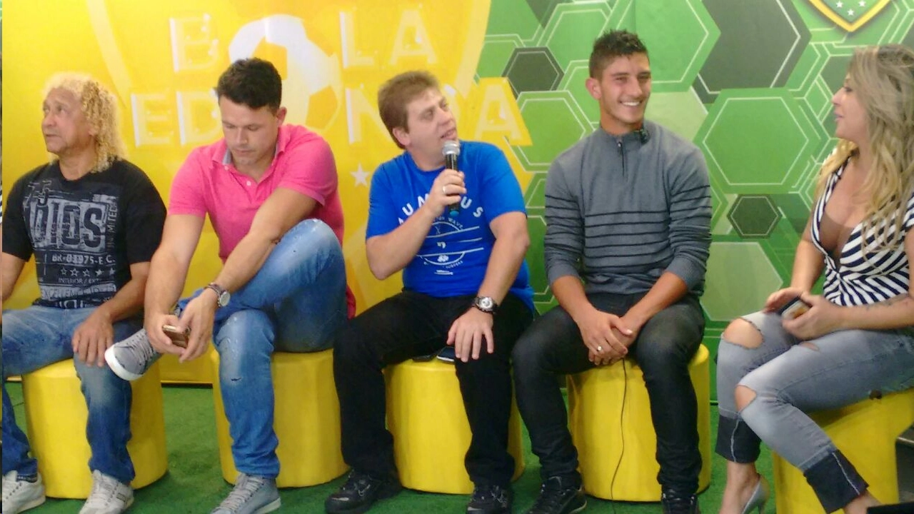 Biro-Biro e amigos, participando do programa `Bola Redonda