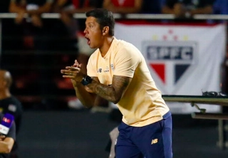 Thiago Carpini, técnico do São Paulo. Foto: Rubens Chiri/SPFC