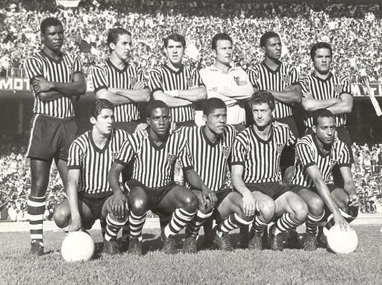 Atlético Mineiro, em 1968. Da esquerda para a direita, em pé: Humberto Monteiro, Vanderlei, Vander, Mussula, Djalma Dias e Cincunegui. Agachados: Vaguinho, Carlinhos, Dario, Oldair e Tião. Foto enviada por José Eustáquio