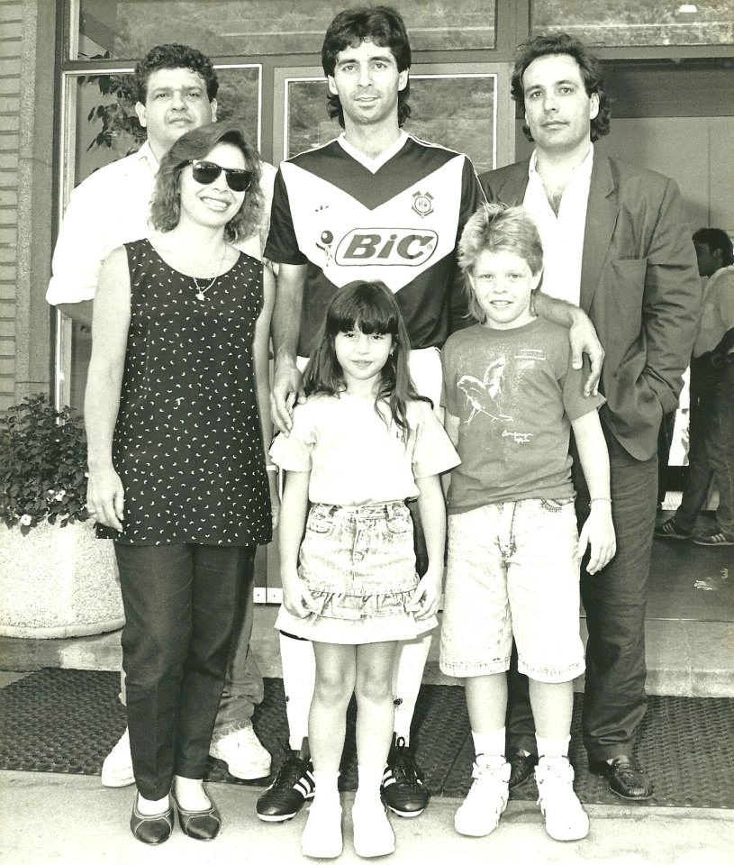 Mauro Galvão, no centro da foto, foi jogador da equipe suíço do Lugano entre 1990 e 1996. Foto: arquivo pessoal de Mauro Galvão