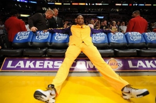 Voltando após séria lesão, Kobe ainda tem bola para jogar na NBA
